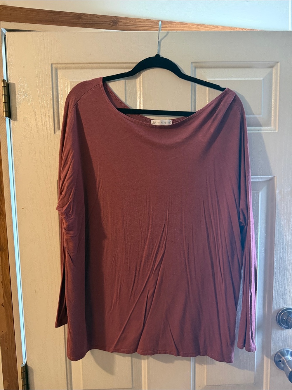 Relaxed Long-Sleeve Scoop Neck Top in Mauve